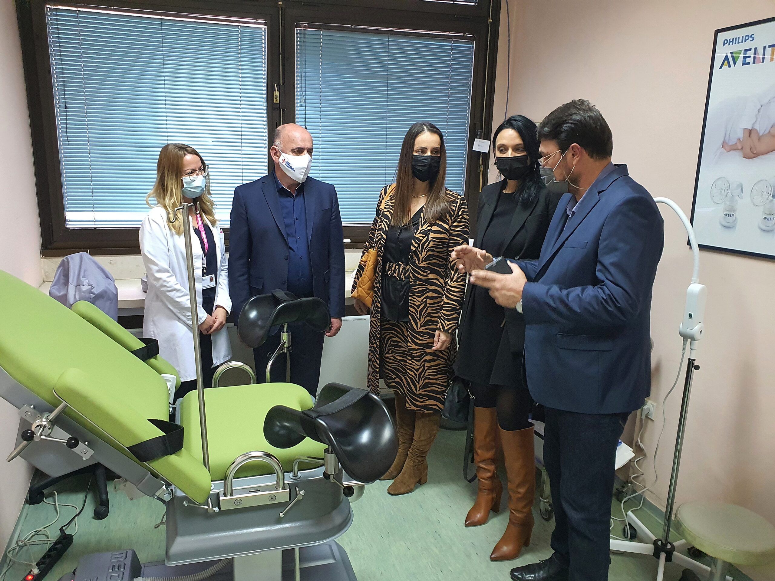 Dnevne novine DAN donirale savremeni ginekološki sto Domu zdravlja Podgorica