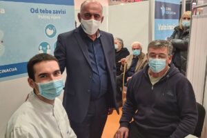 Nacionalni koordinator za imunizaciju, dr Danilo Jokić, obišao novootvorene vakcinalne punktove u HD Laković i marketu Voli u Danilovgradu