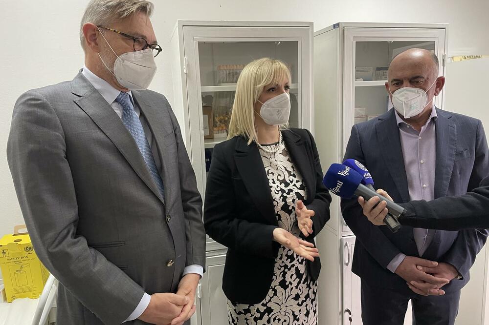 Ambasada Njemačke donirala DZ Podgorica opremu vrijednu sedam hiljada eura